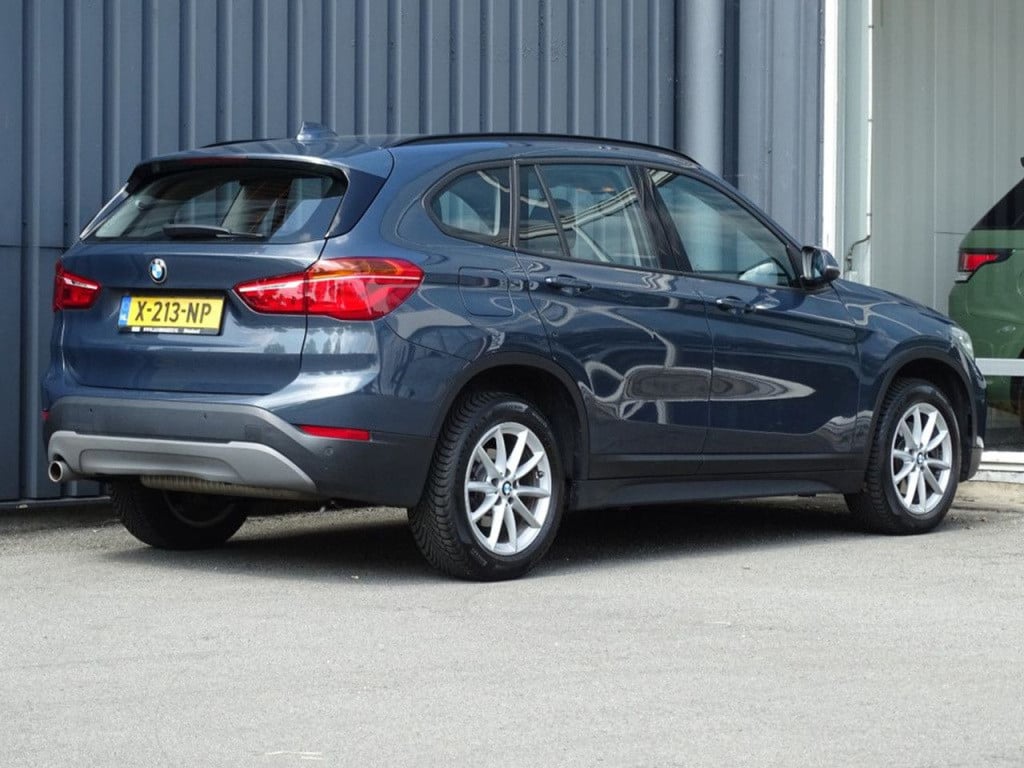 BMW X1 sdrive18i executive automaat | apple carplay | | el. koffer | 17"