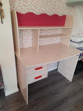 Kinder Bureau + stoel + kast