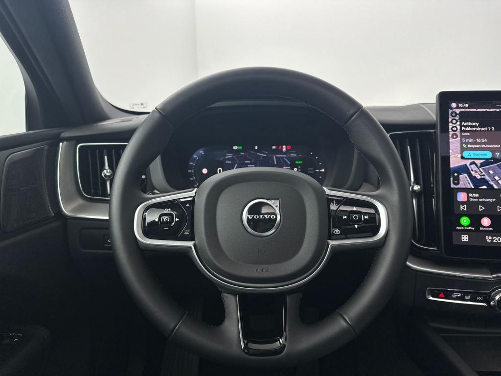 Volvo XC60 t8 455pk ultra black edition| pano| 360camera| hud| harman&kardo