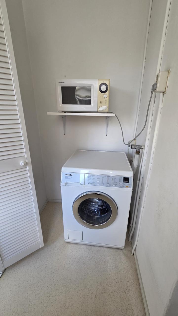 Wasmachine, koelkast, magnetron, gasfornuis