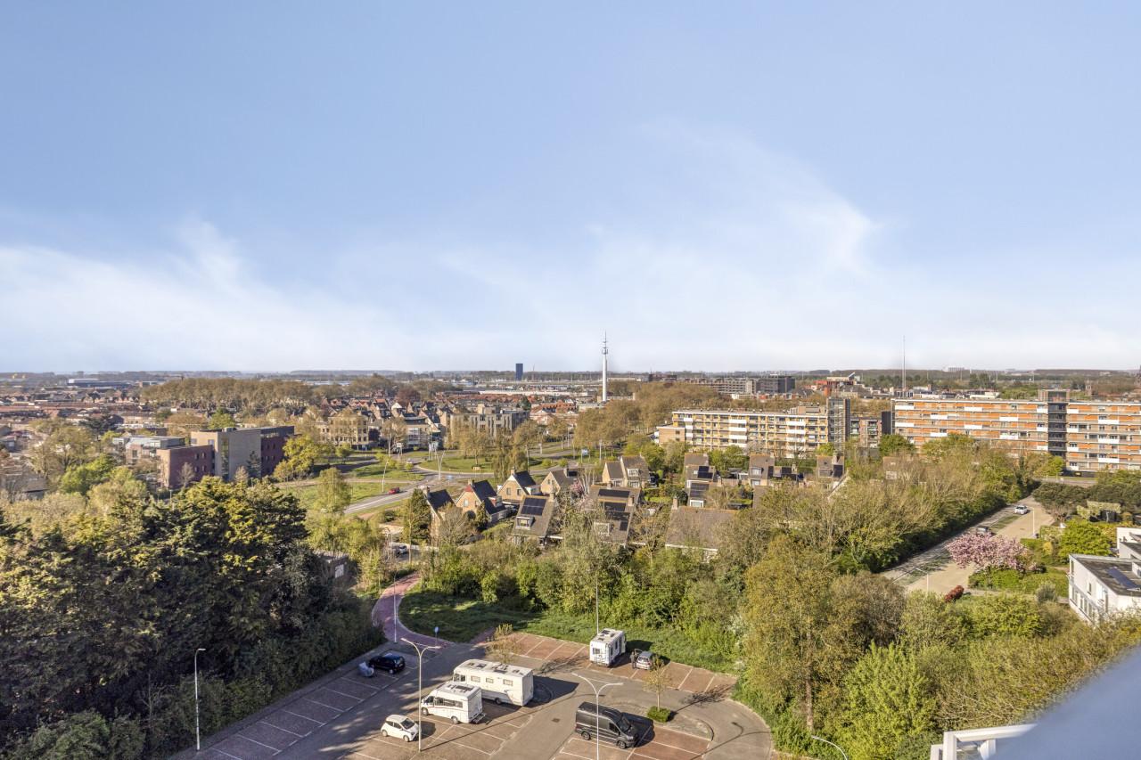 Appartement met zeezicht, 9e verdieping