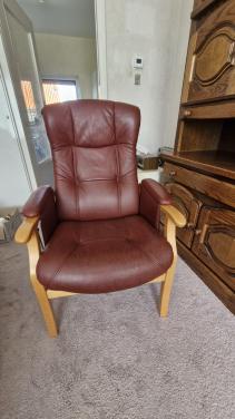 3 stoelen, met verstelbare rugleuning