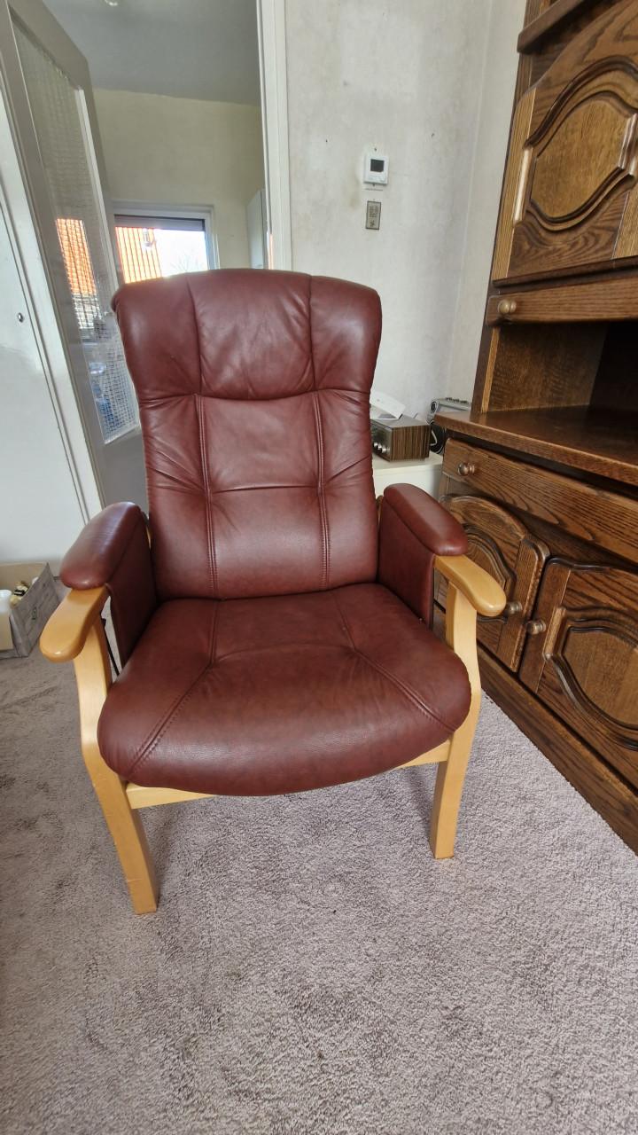 3 stoelen, met verstelbare rugleuning