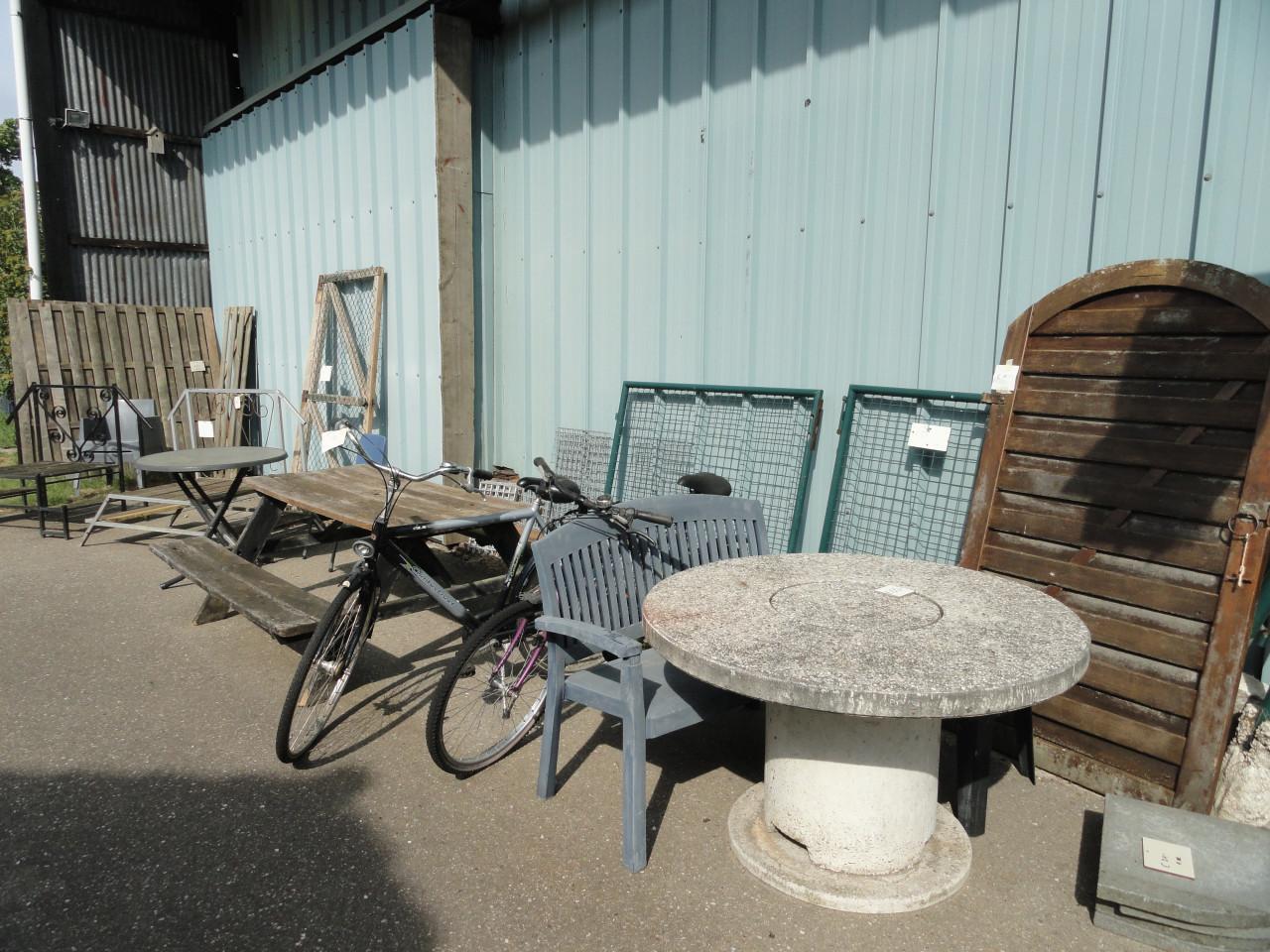 Rommelmarkt / Schuurverkoop