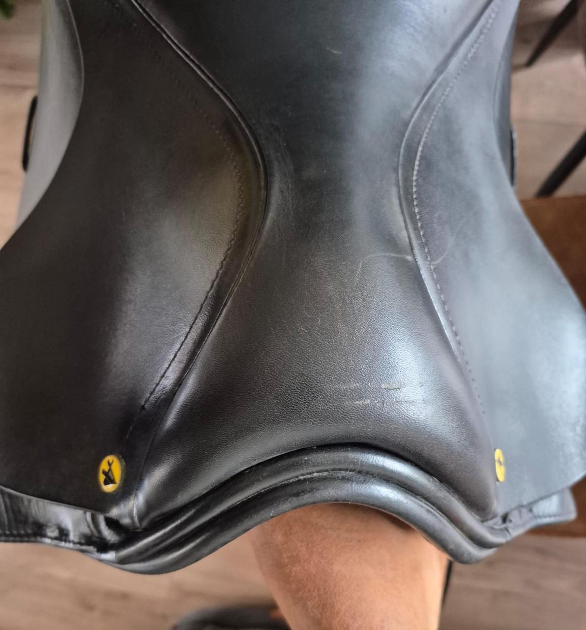 Dressuurzadel Anatomica Cygnus short roll, 18 inch