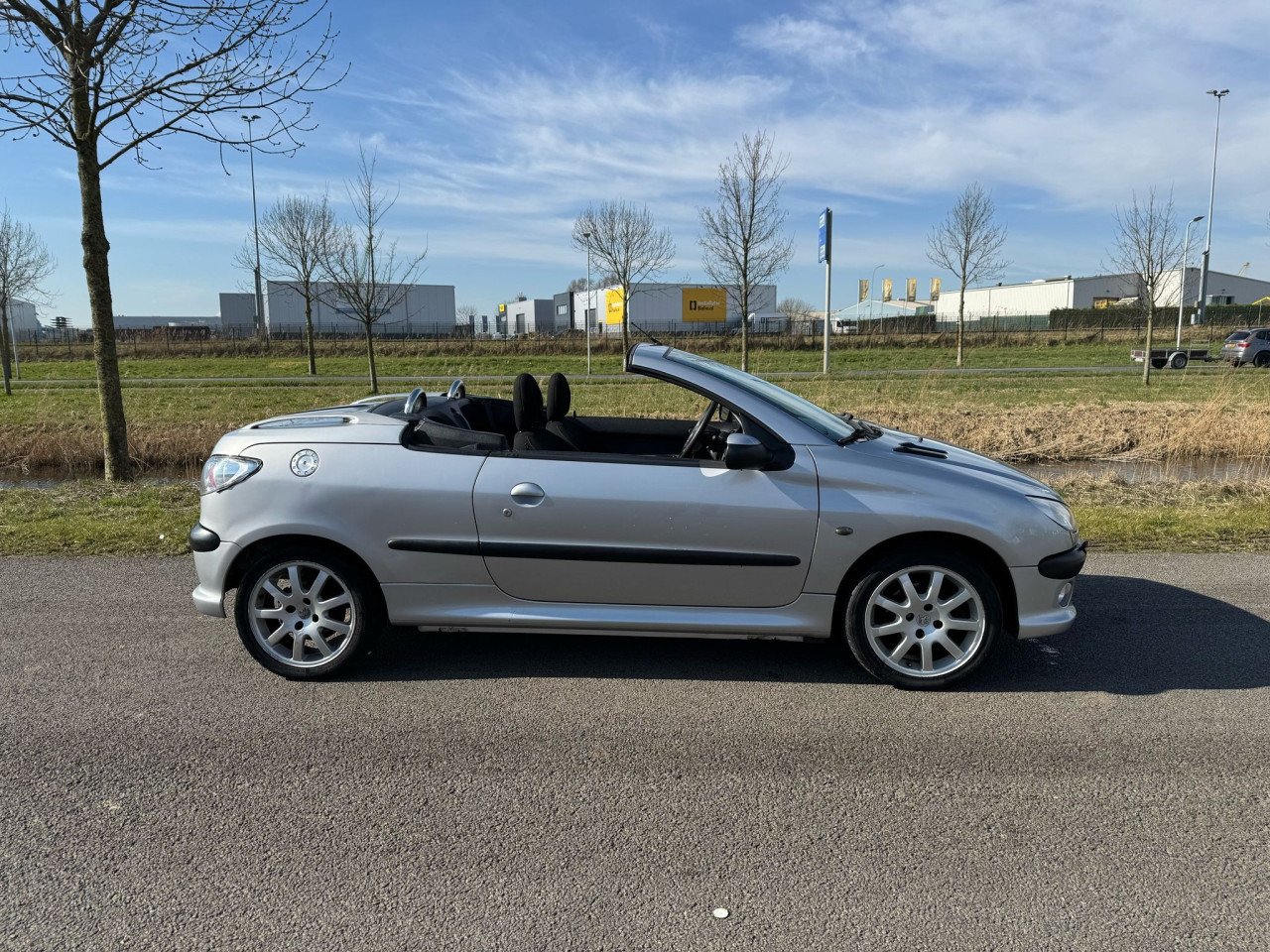 Peugeot 206 cabrio bj 2002 1250 euro
