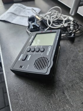 Zgan Clifton WMT-555c, Metro tuner met stemapparaat en metronoom...