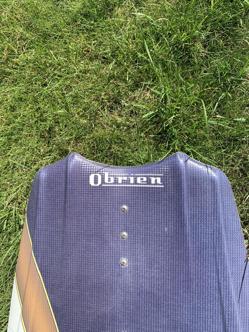 O'Brien wakeboard, model Player 138,bijpassende bindingen en een paar hands
