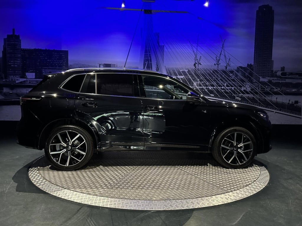 Volkswagen Tiguan 1.5 etsi r-line business *standkachel*pano*trekhaak*harma