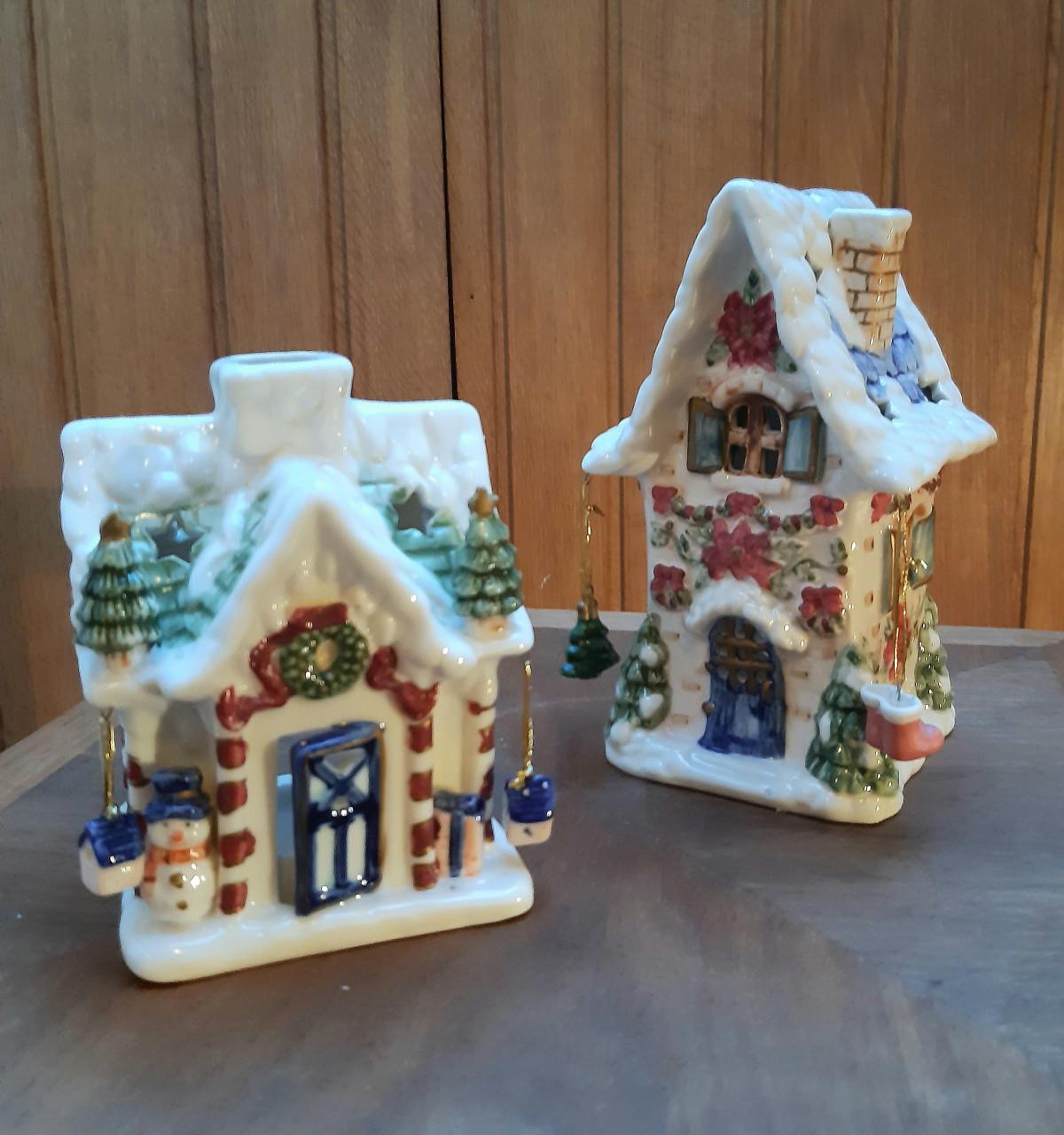 Sfeervolle miniatuur  kersthuisjes met waxinelichthouder