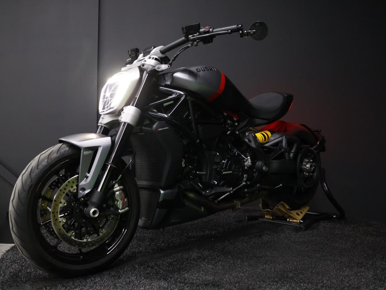 XDIAVEL BLACK STAR | 50st. Gelimiteerd!