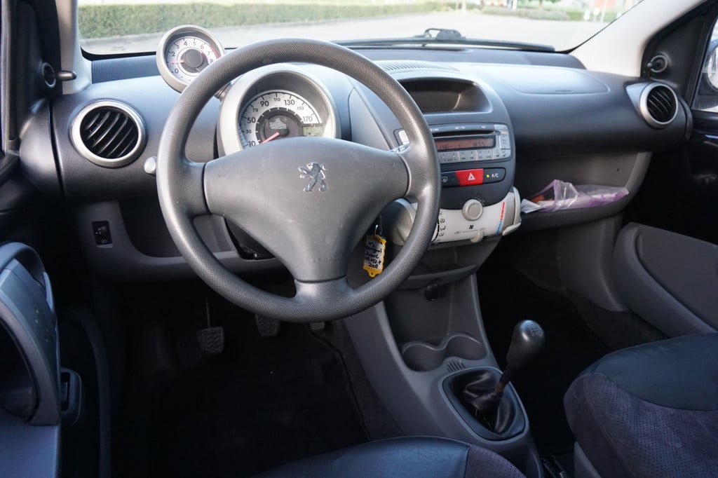 Peugeot 107 1.0-12v xr airco / elektr. ramen