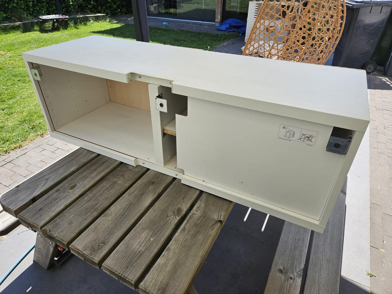 IKEA TV meubel met kabelgoot