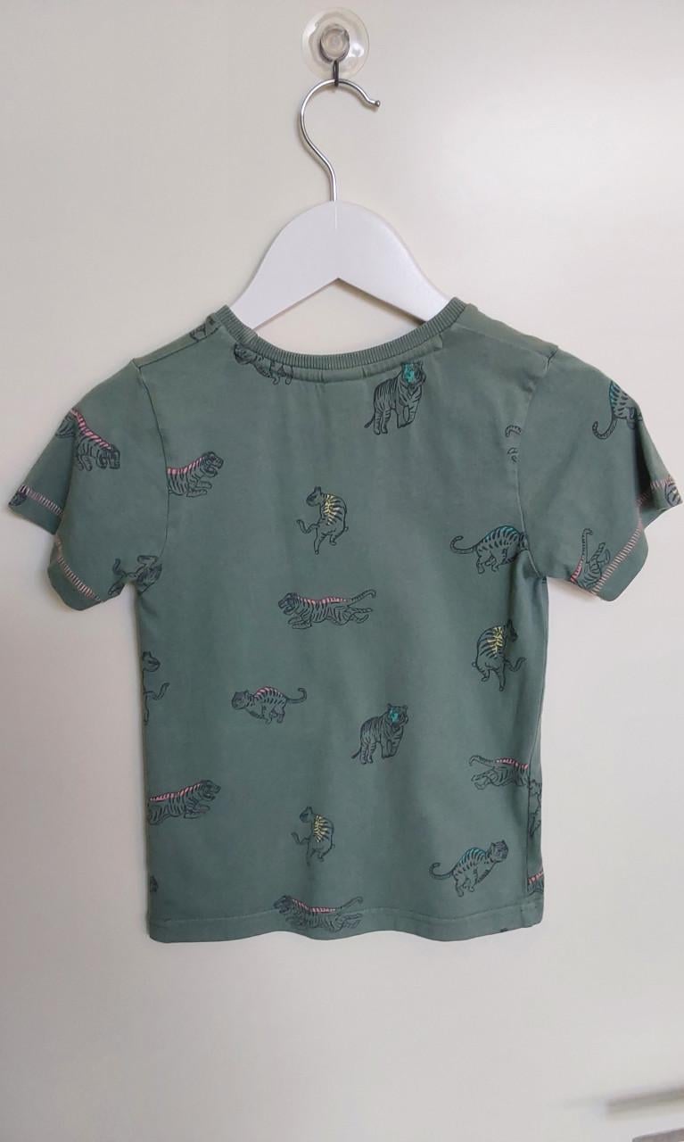 T-shirt van het merk Sturdy in maat 104