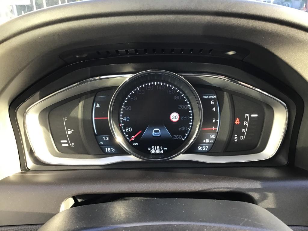 Volvo XC60 2.0 t5 fwd summum