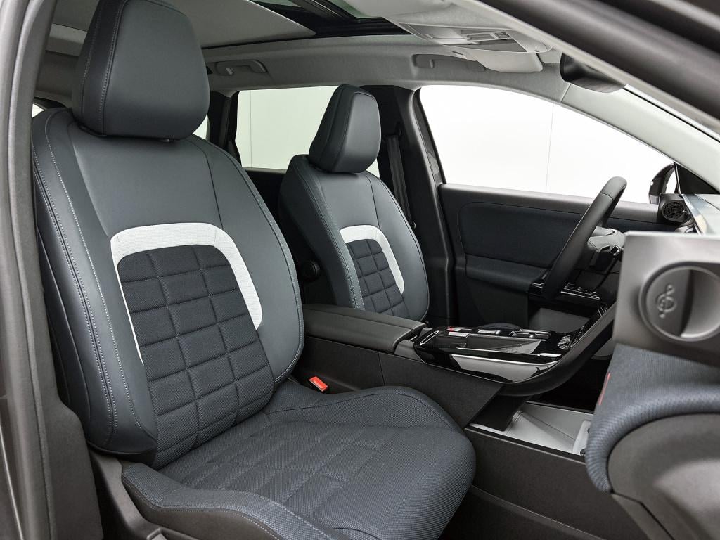 Citroen C5 Aircross plus comfort range 74 kwh | panoramadak | 19" lichtmeta