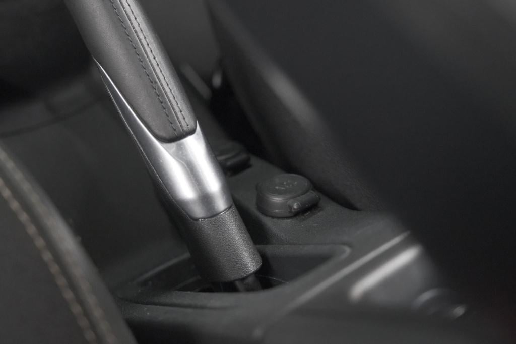 Ds Ds 3 puretech 110 so chic | camera | navigatie | parkeersensoren | clima