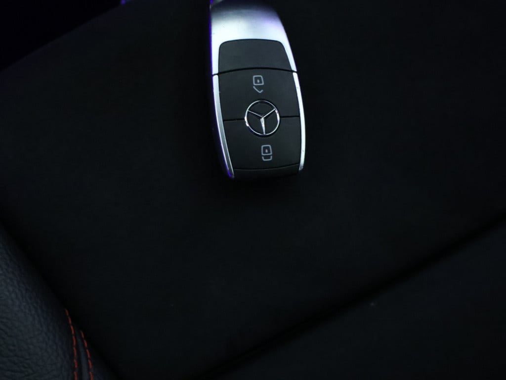 Mercedes-Benz A-Klasse 250 e business solution amg inclusief 24 maanden mb 