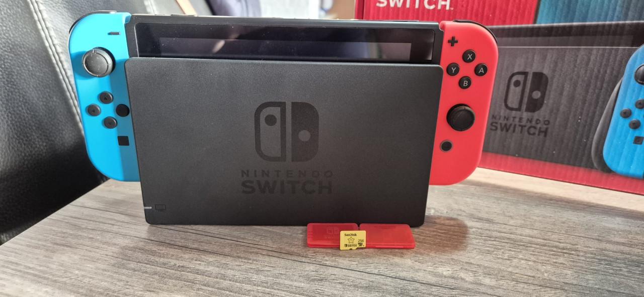 Nintendo Switch incl. 256GB MicroSD & luxe opbergtas