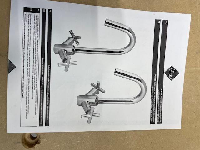 2 stuks Pflieger wastafelkranen