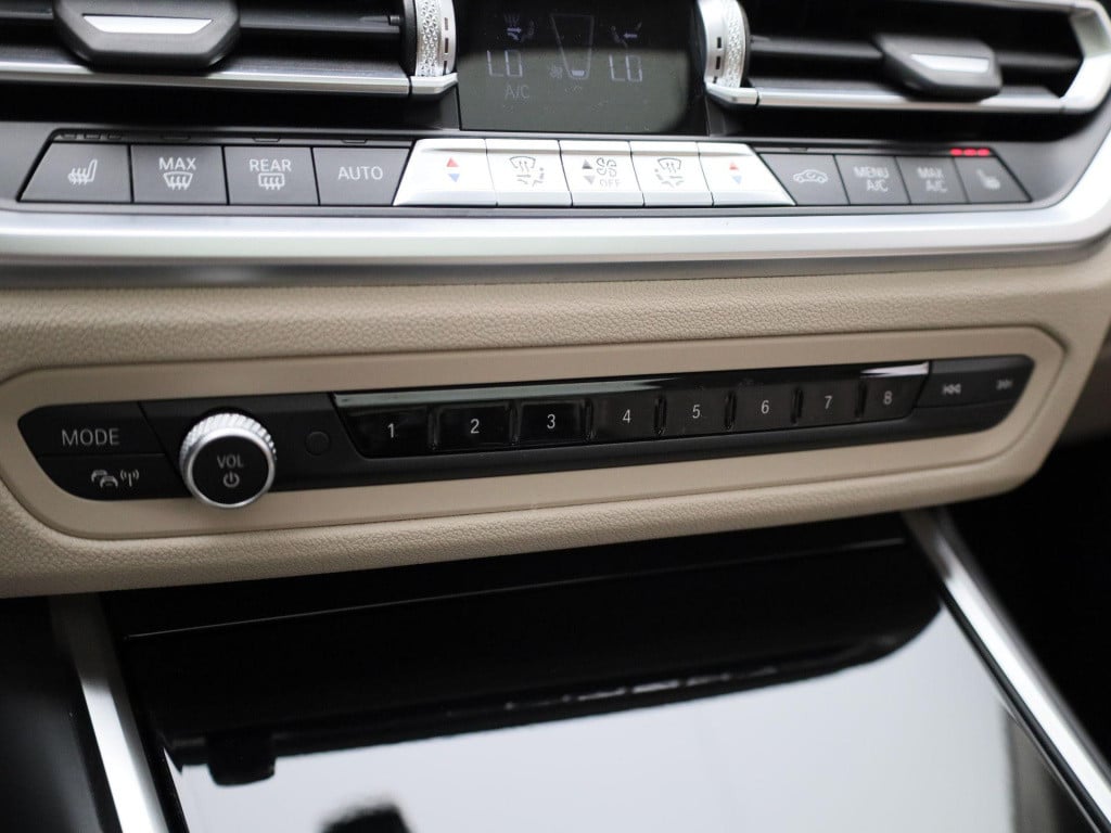 BMW 3-serie touring 318i business edition plus | automaat | lmv | panorama 