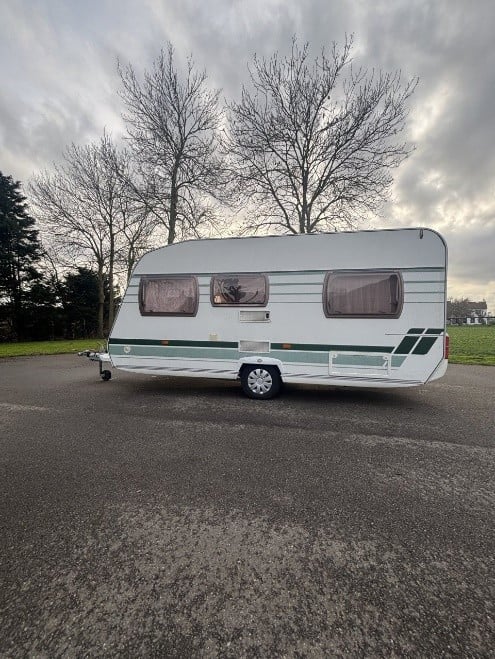 Chateau Calista 450 (Voortent + Fietsenrek)