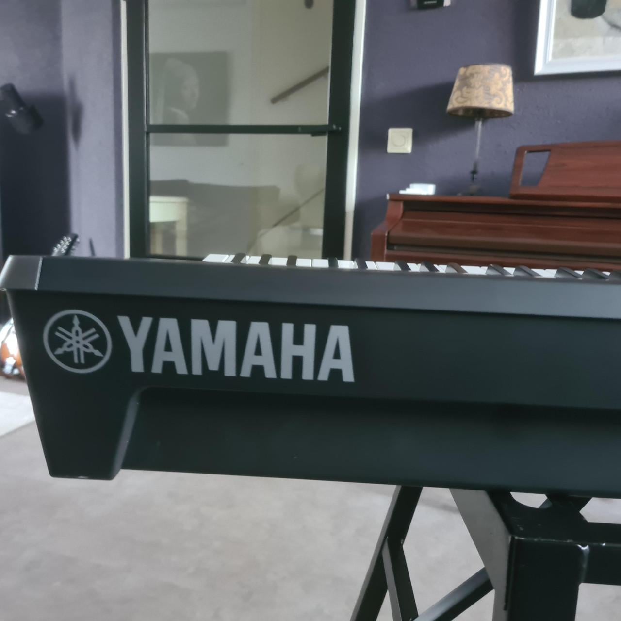 Yamaha MODX8 met softbag