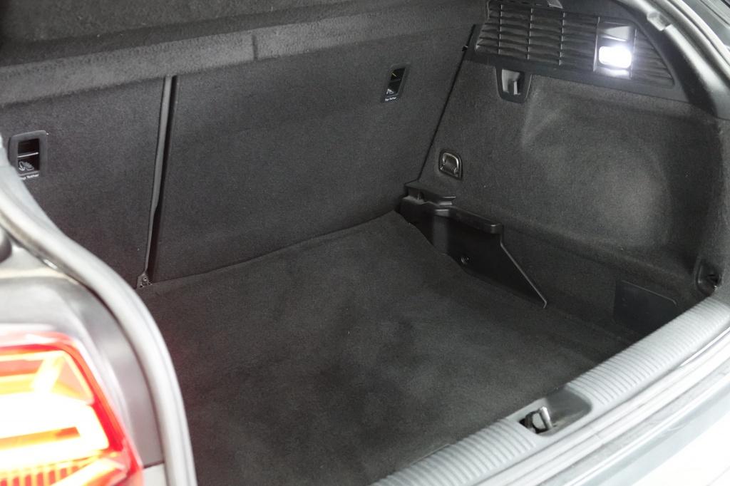 Audi Q2 1.5 tfsi | stoelverw. | trekhaak | camera | keyless |