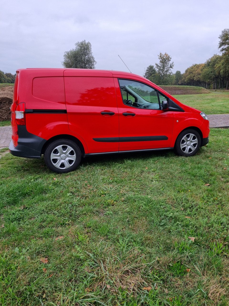 Ford transit courier benzine 1.0