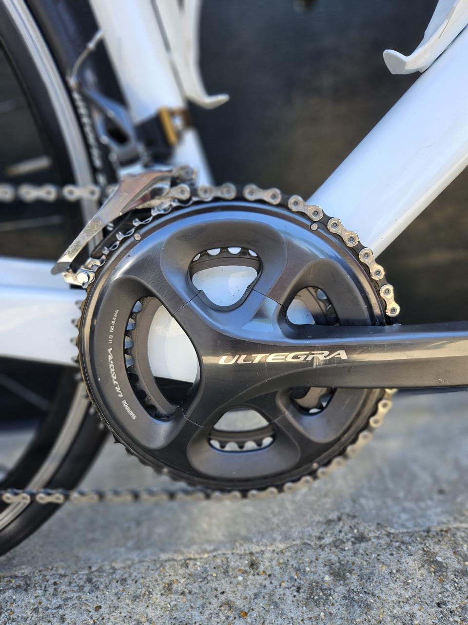 Huissoon carbon racefiets met Ultegra 11-speed.