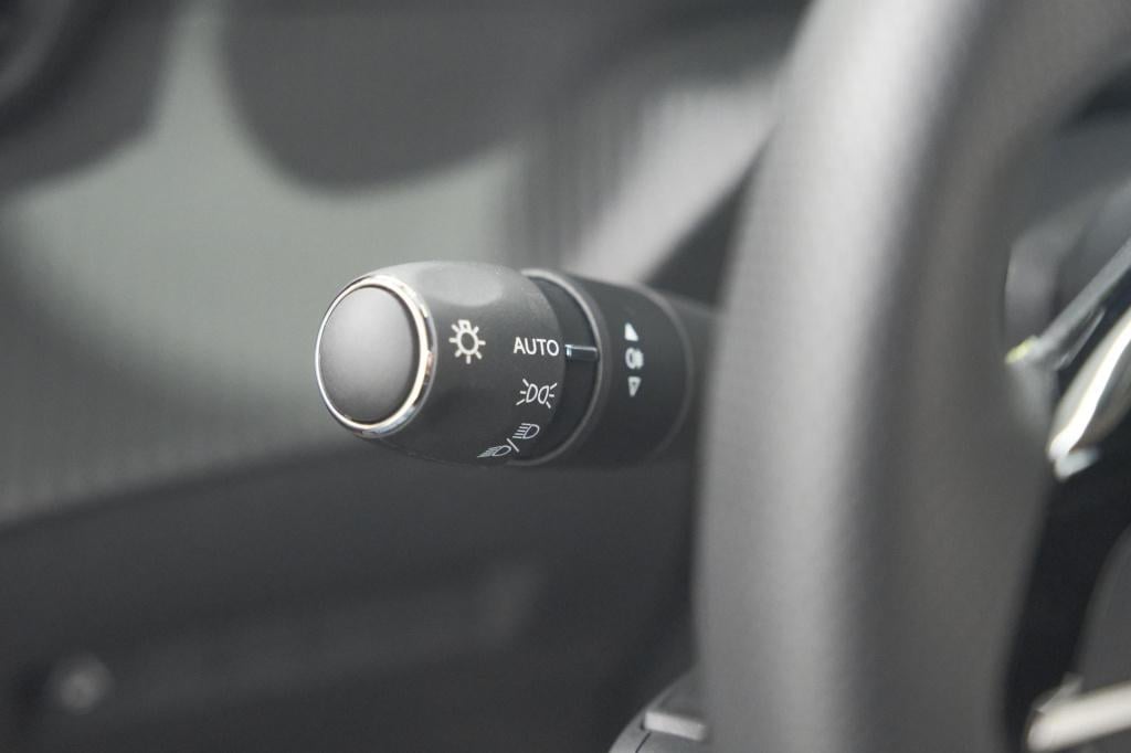 Peugeot 2008 puretech 130 eat8 gt | 360 camera | stoelmassage | adaptieve c