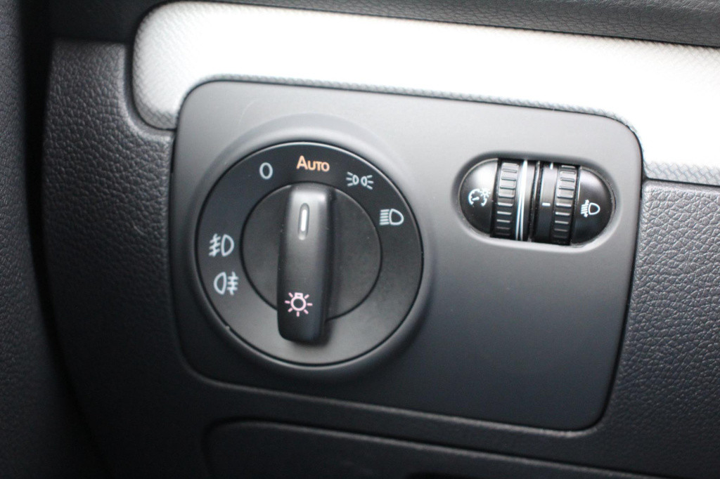 Volkswagen Golf 1.2 tsi match - half leder - nieuwe distr ketting - stoelve