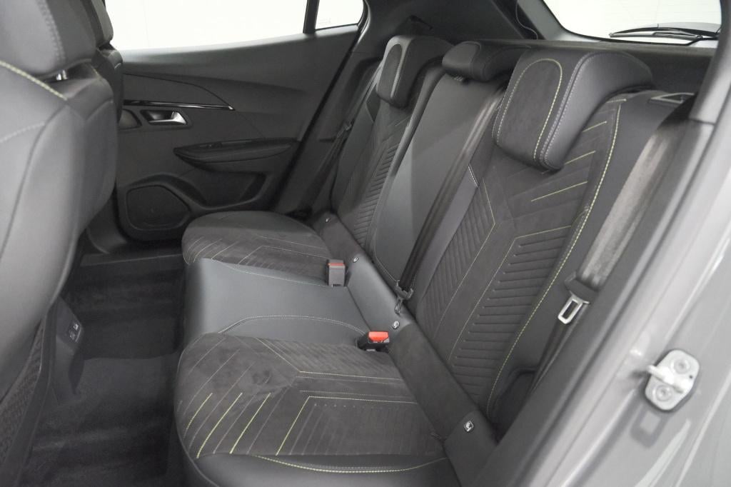 Peugeot 2008 puretech 130 eat8 gt | 360 camera | stoelmassage | adaptieve c