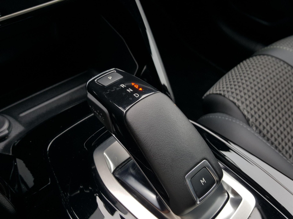 Peugeot 208 gt 1.2 puretech 100pk (vol)automaat (eat8) | navigatie 3d cockp
