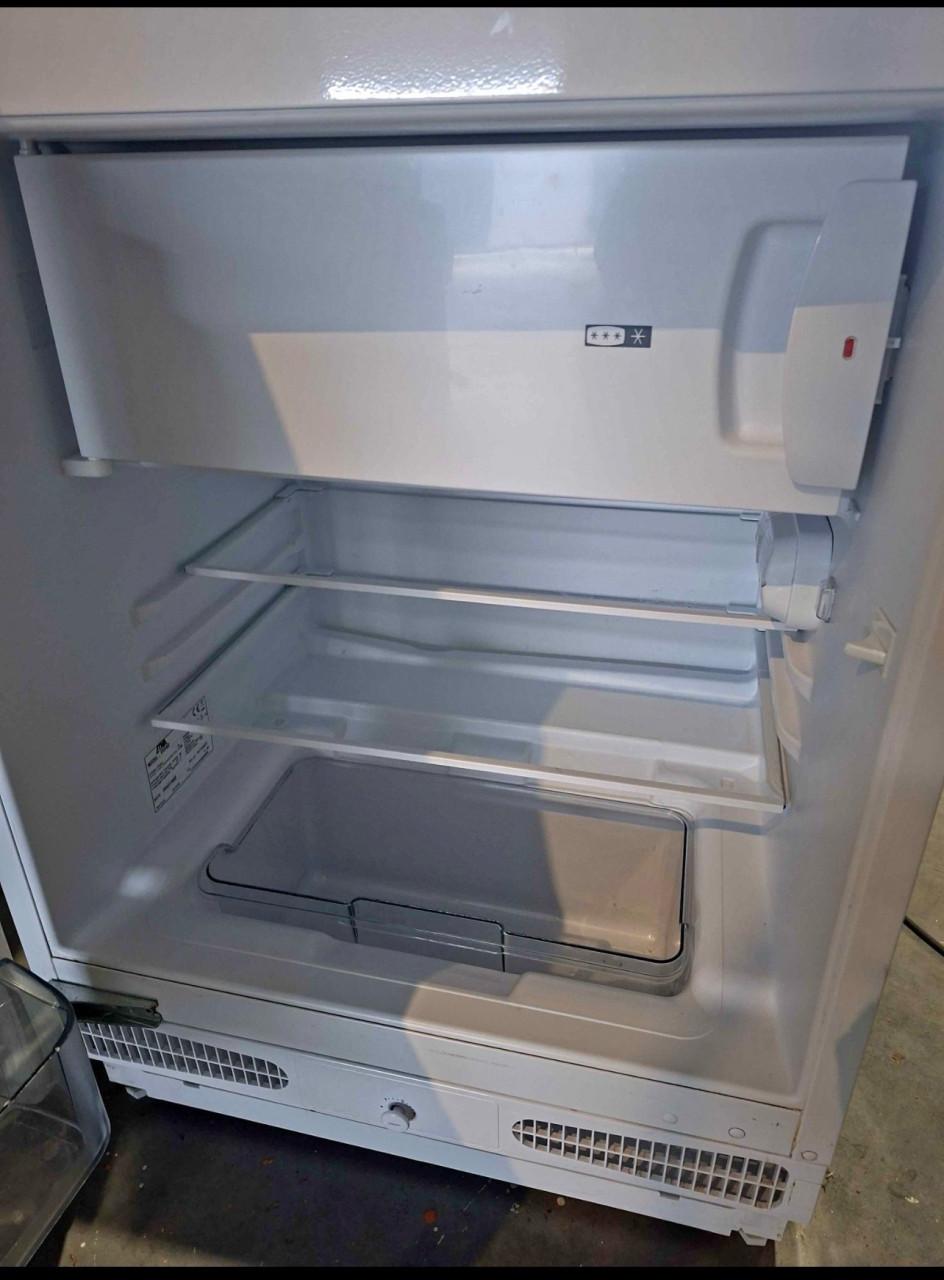 Gezocht: inbouw koelkast met vriesvak 88cm hoog