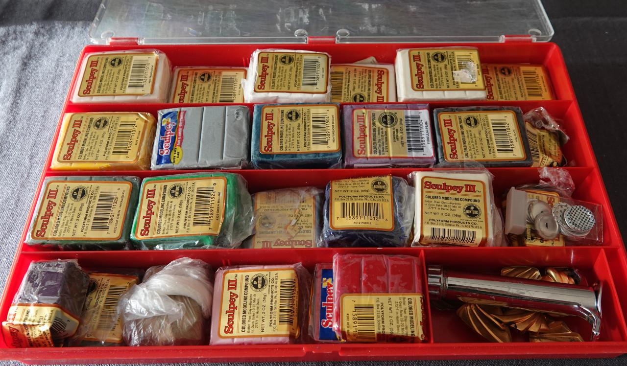 Doos Sculpey polymeer klei met toebehoren, diverse kleuren