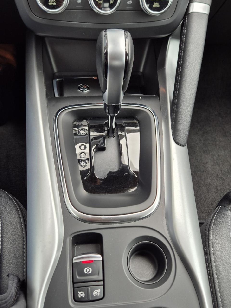 Renault Kadjar 1.3 tce 140 edc automaat techno all season banden, led, blin