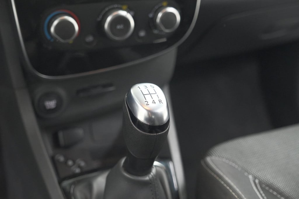 Renault Clio tce 90 limited | navigatie | parkeersensoren | cruise control 