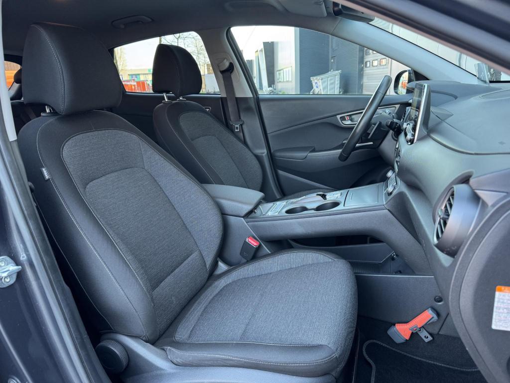 Hyundai Kona ev fashion 64 kwh soh 96%, 3-fase lader
