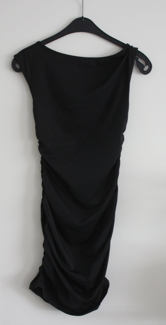 Zwarte jurk met open rug maat s