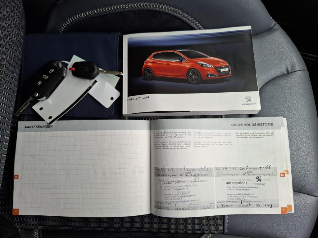 Peugeot 208 110 allure automaat eat6 nav/clima/camv