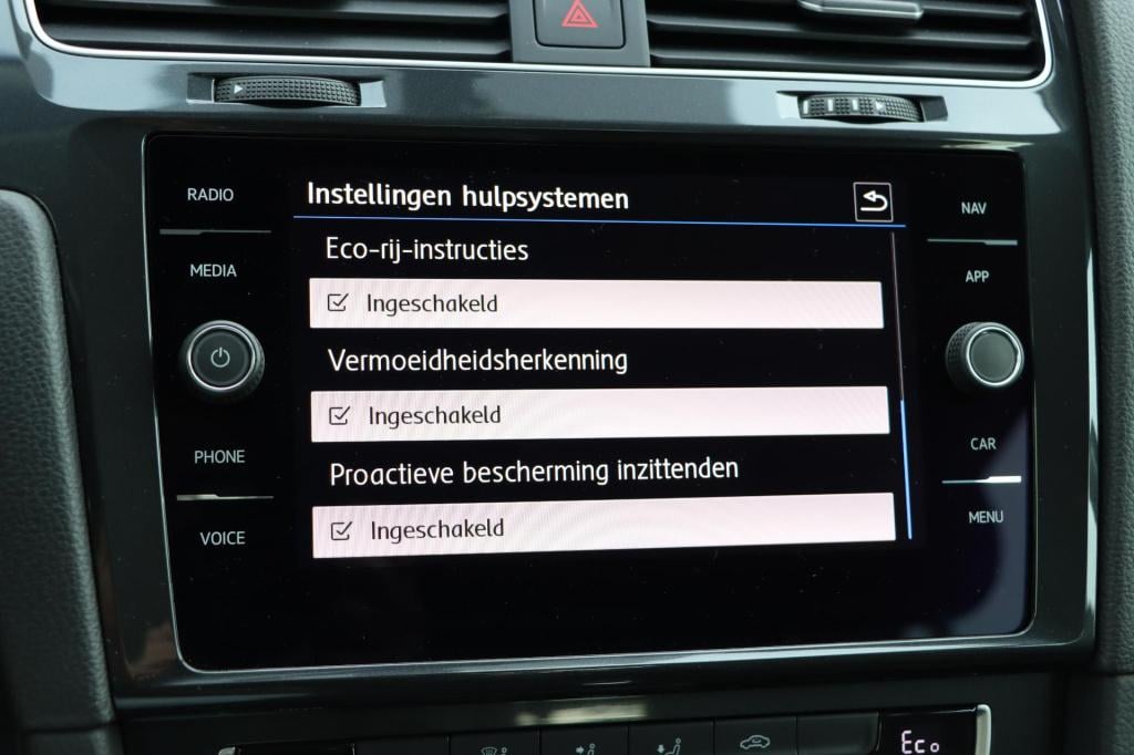 Volkswagen E-golf e-edition | soh 94,3% | navigatie | parkeersensoren | dri