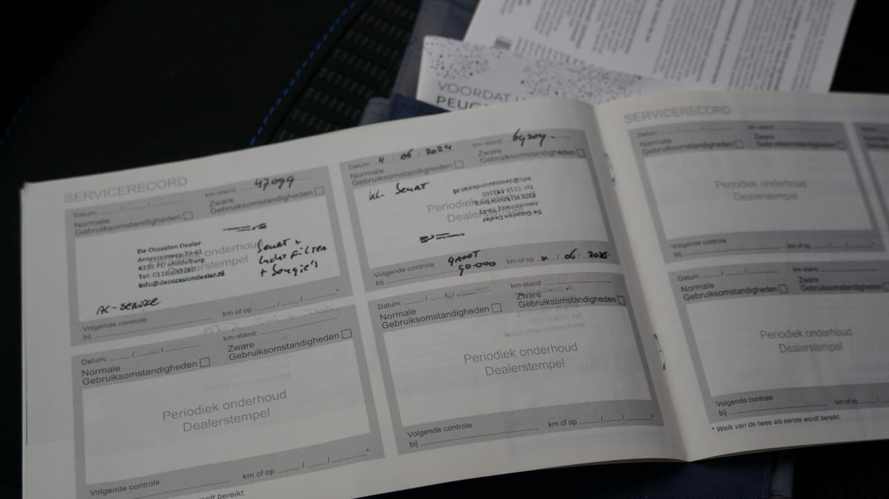 Peugeot 208 1.2 PureTech Signature rijklaar incl garantie