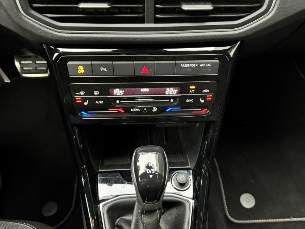 Volkswagen T-cross 1.5 tsi 150pk dsg-7 r-line| trekhaak|navi| led strip| ri