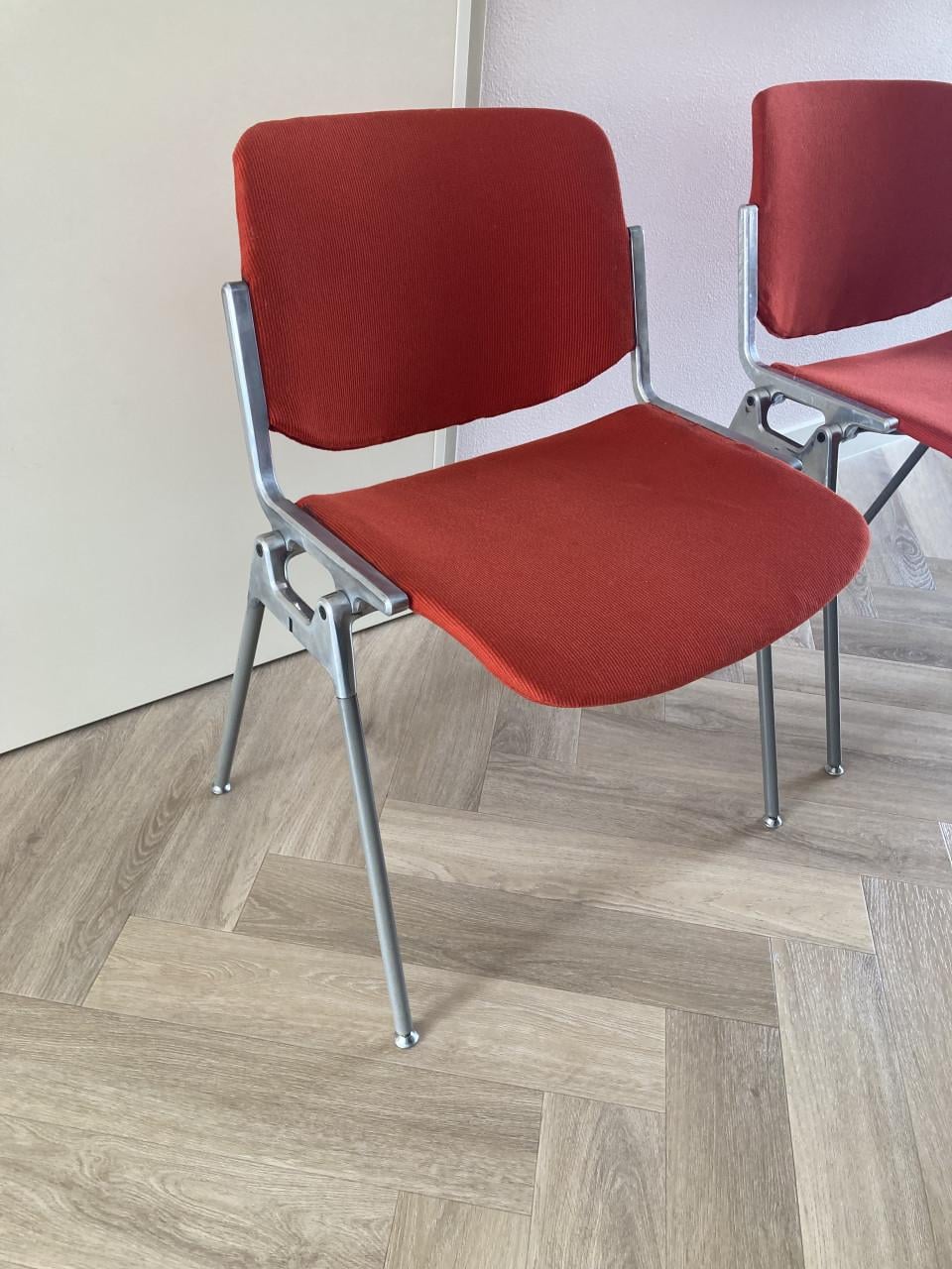 Design stoelen Dsc 106 giancarlo piretti voor Castelli