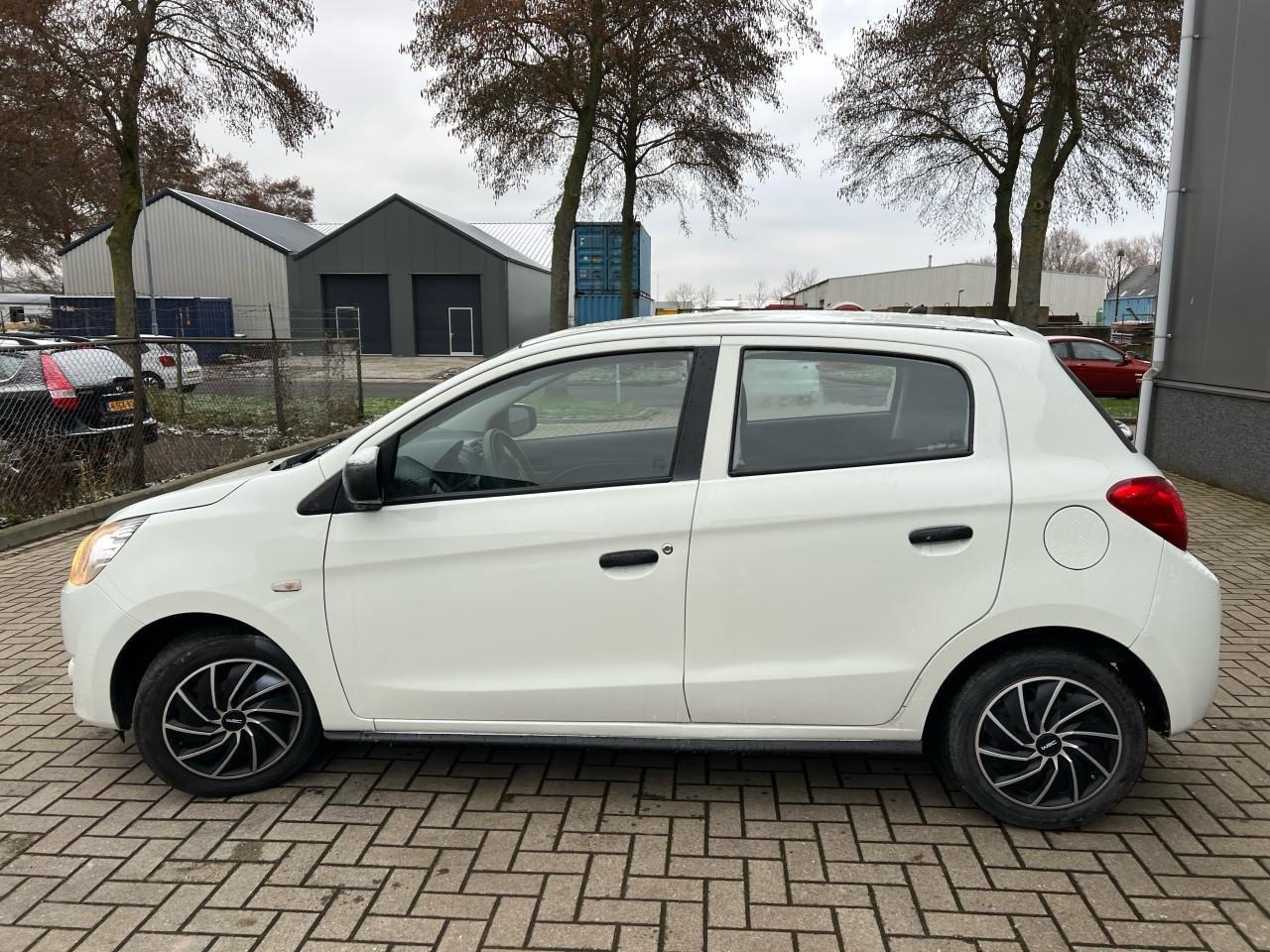 Mitsubishi Space Star 1.0 Entry 117.938KM