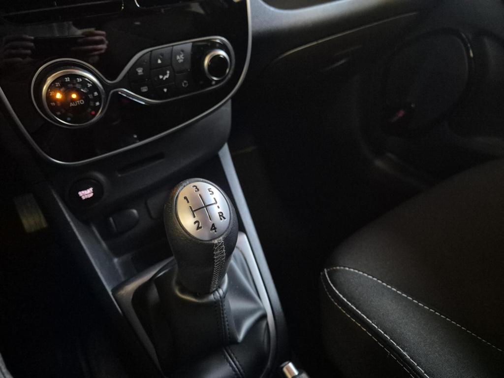 Renault Clio 0.9 tce limited / keyless / cruisecontrol / parkeersensoren