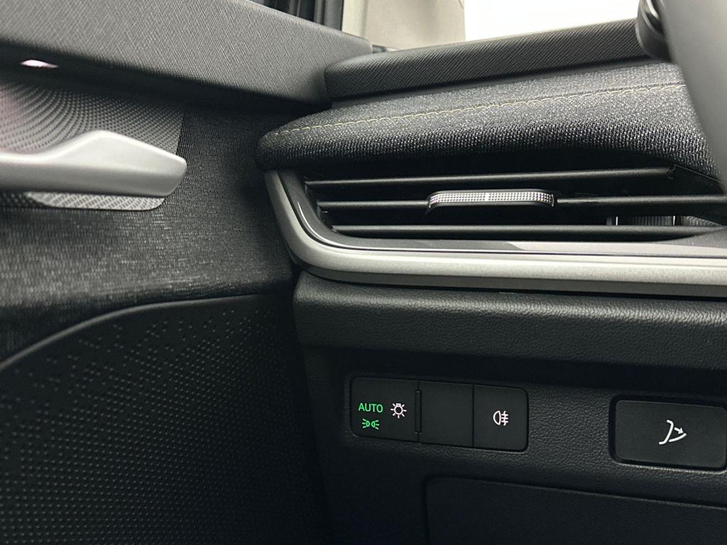 Skoda Elroq business edition tour elektromotor 150 kw / 204 pk