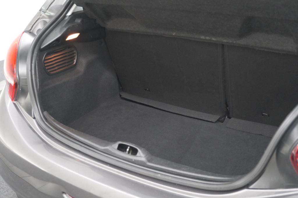 Peugeot 208 puretech 82 active | camera | apple carplay | airco