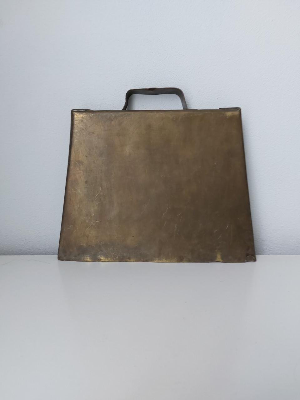 Koperen vloerblik. Gereserveerd.